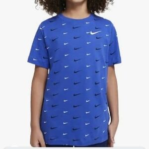 - Nike tee
